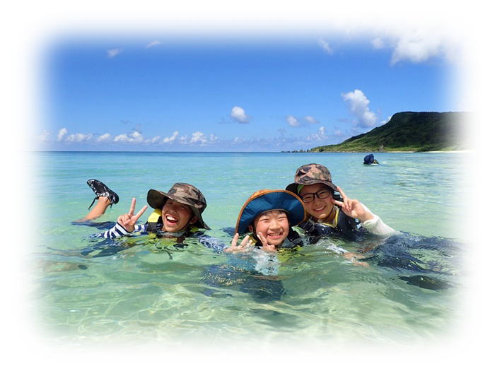 宮古島シーカヤック・シュノーケルプライベートツアーの写真、3才から参加可能です。